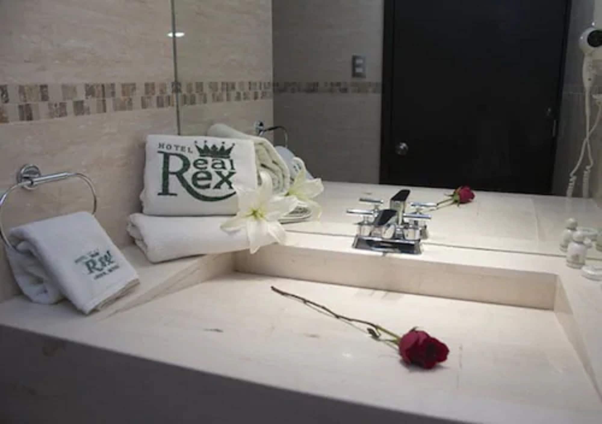 Hotel Real Rex León de los Aldamas Extérieur photo